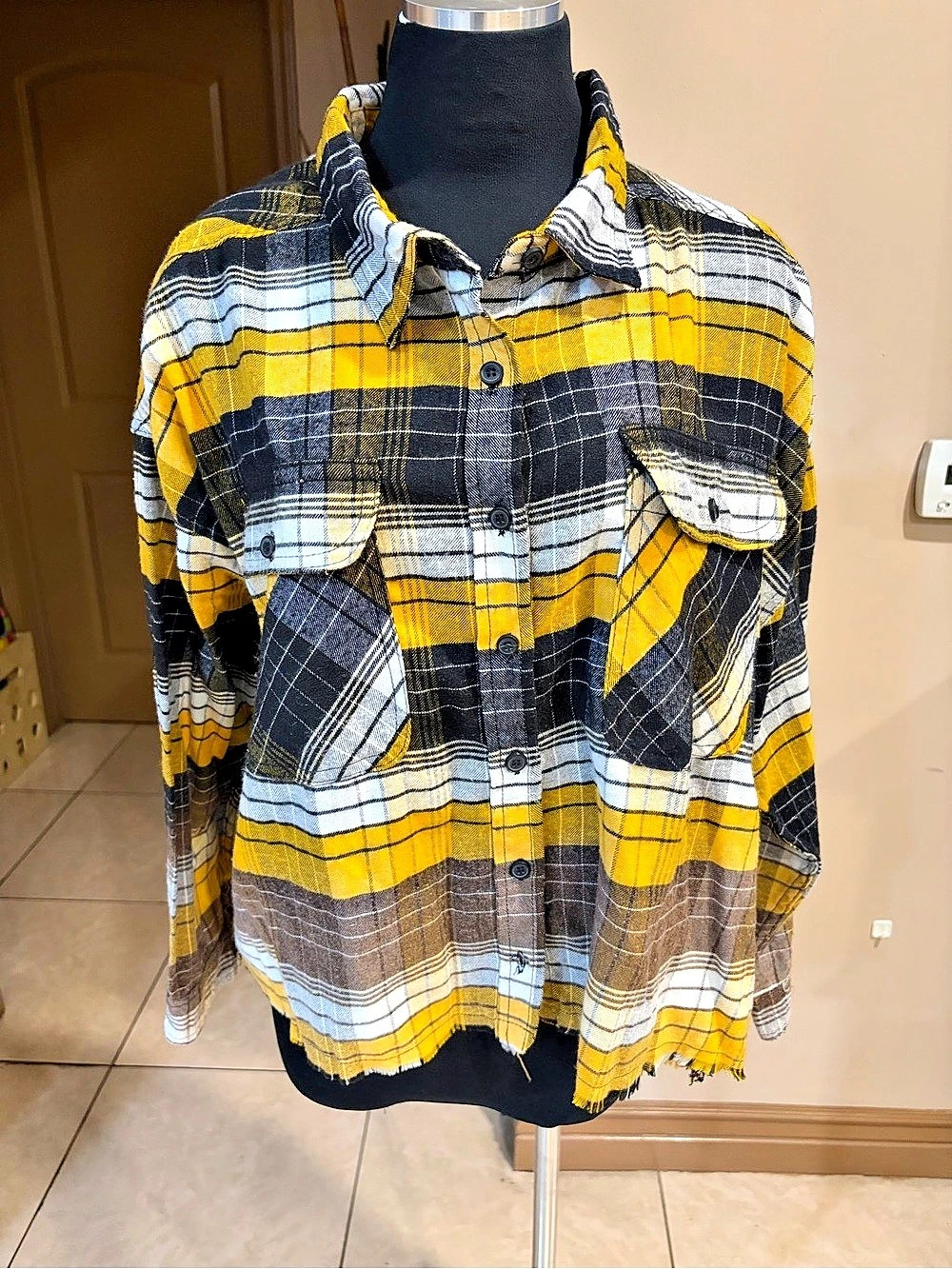 Jolie & Joy Plaid Button Down in Yellow & Black Size XL